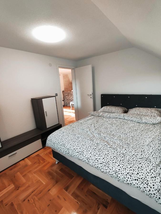 Apartman-Vikendica Mihajlovic バニャ・ルカ エクステリア 写真
